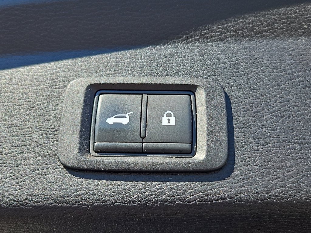 2022 Mitsubishi Outlander Base