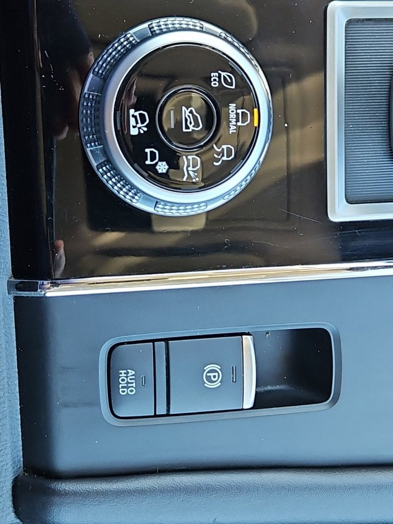 2022 Mitsubishi Outlander Base