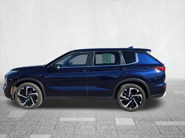 2022 Mitsubishi Outlander Base