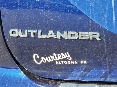 2022 Mitsubishi Outlander Base