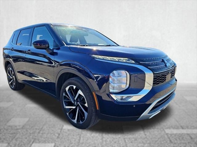 2022 Mitsubishi Outlander Base