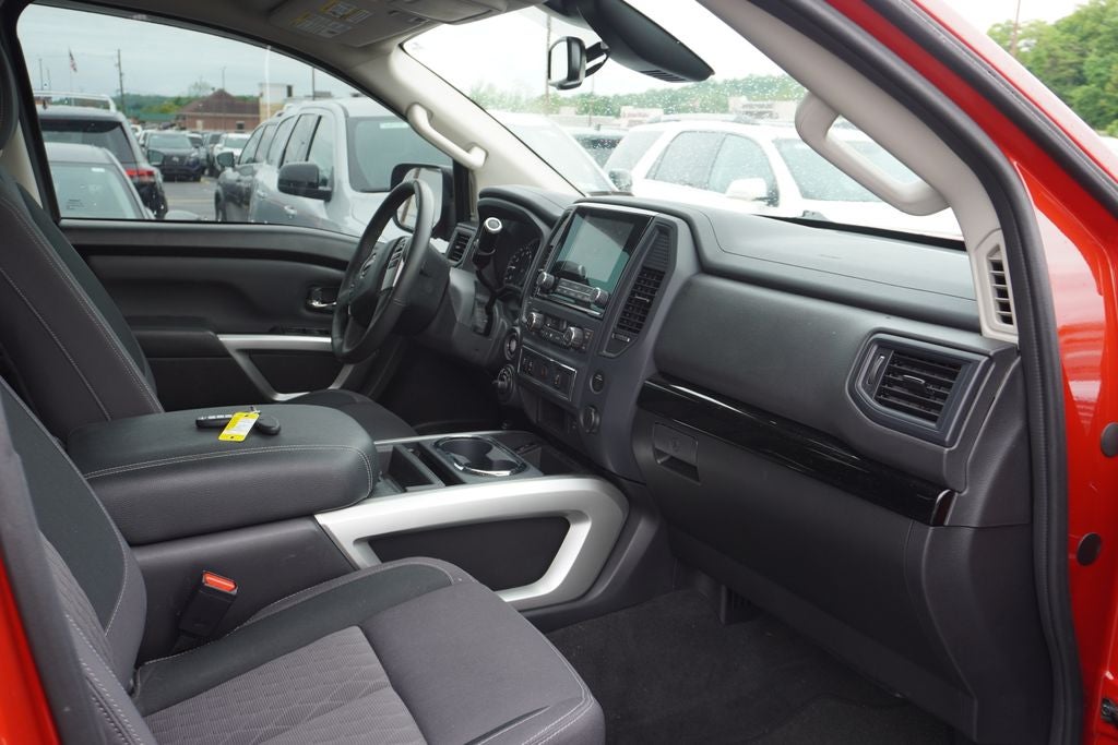 2024 Nissan Titan SV