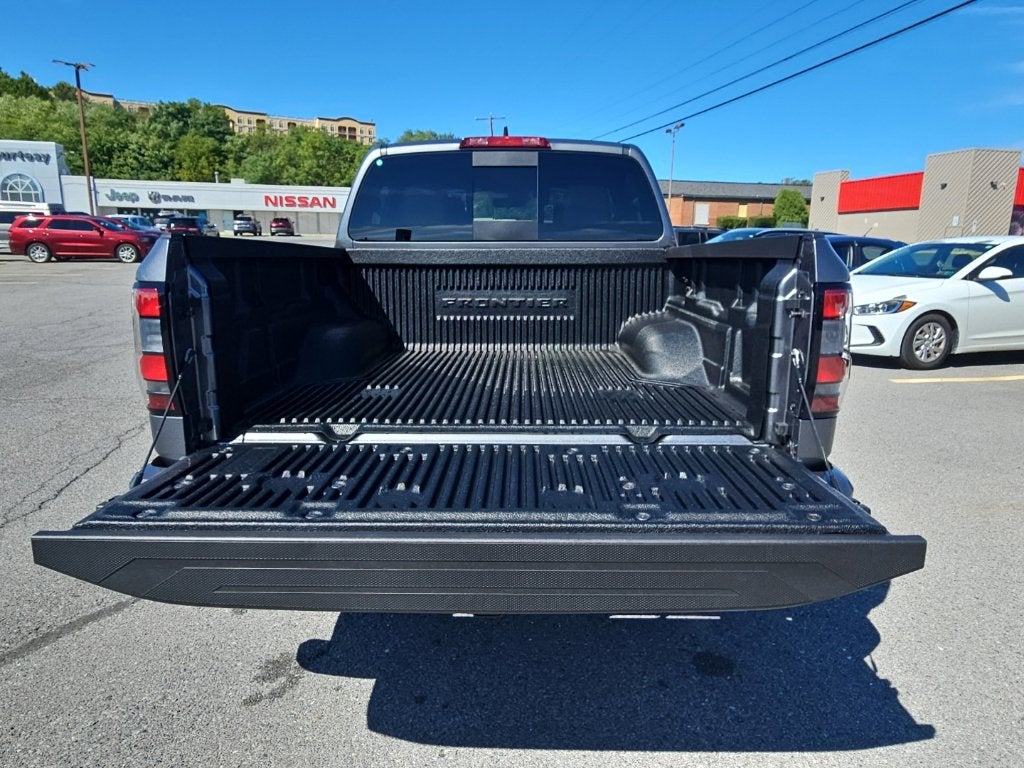 2027 Nissan Frontier SV