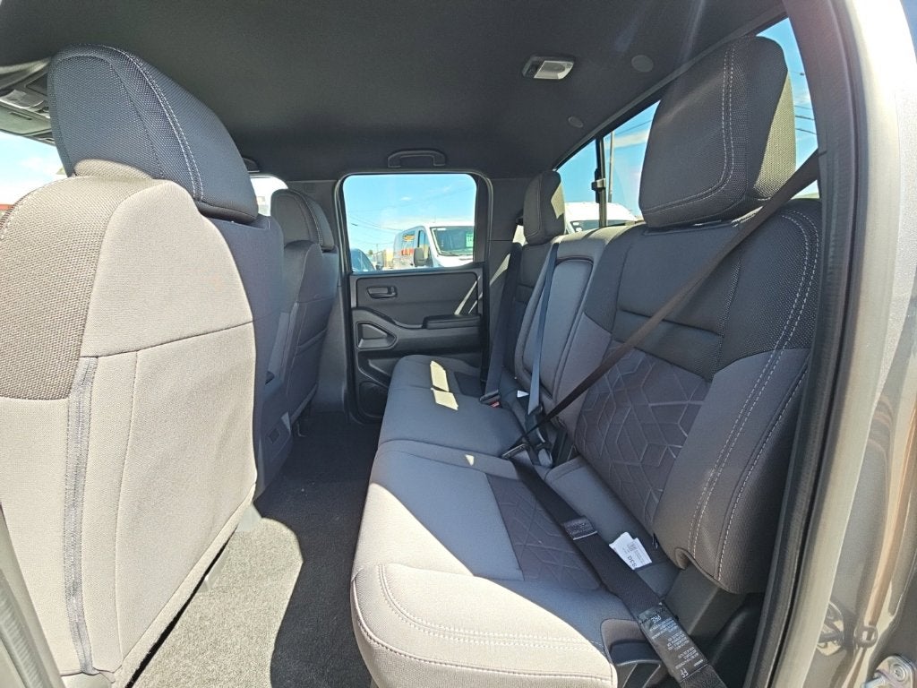 2027 Nissan Frontier SV