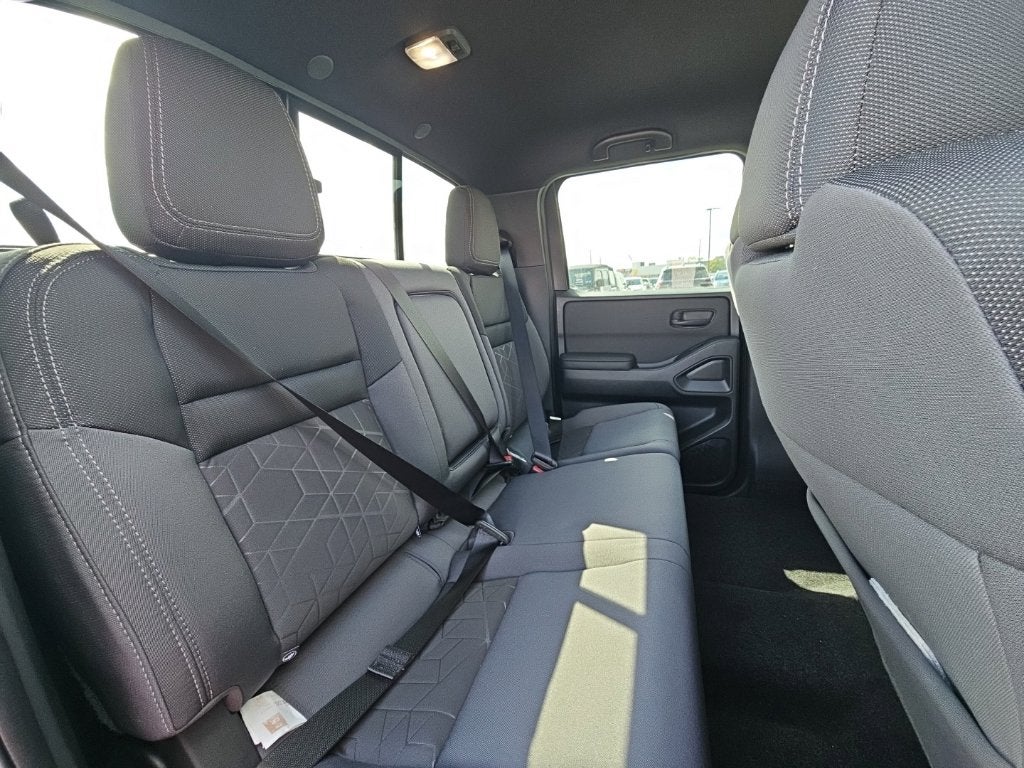 2027 Nissan Frontier SV
