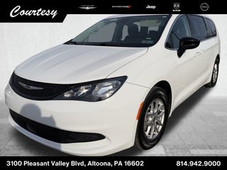 2024 Chrysler Voyager LX