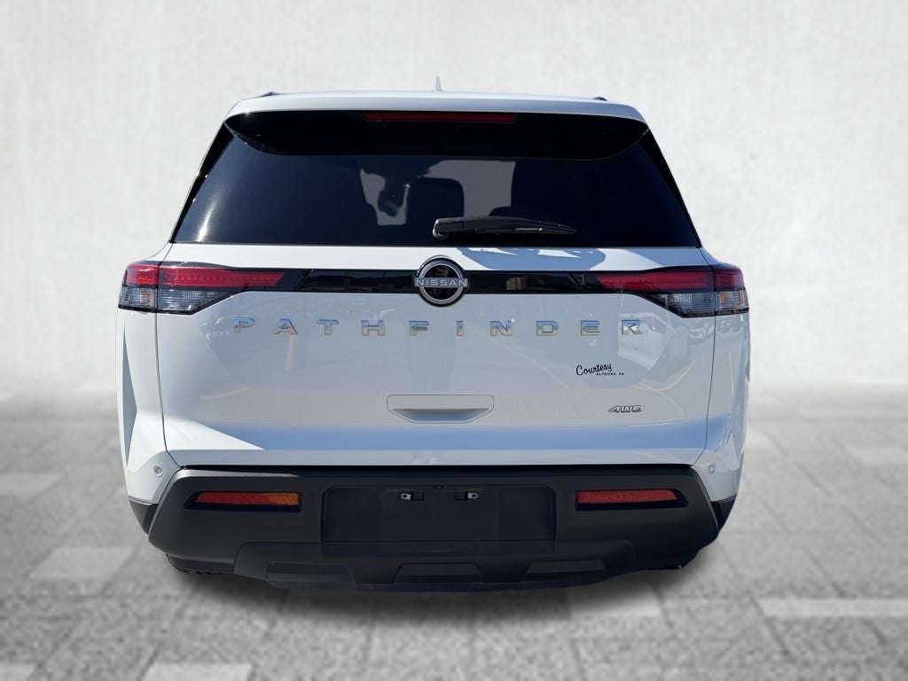 2025 Nissan Pathfinder SV