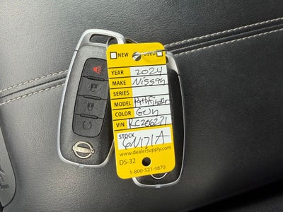 2024 Nissan Pathfinder SV