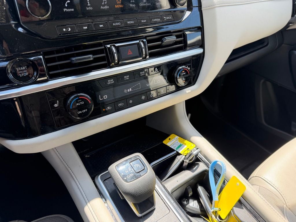 2025 Nissan Pathfinder SL