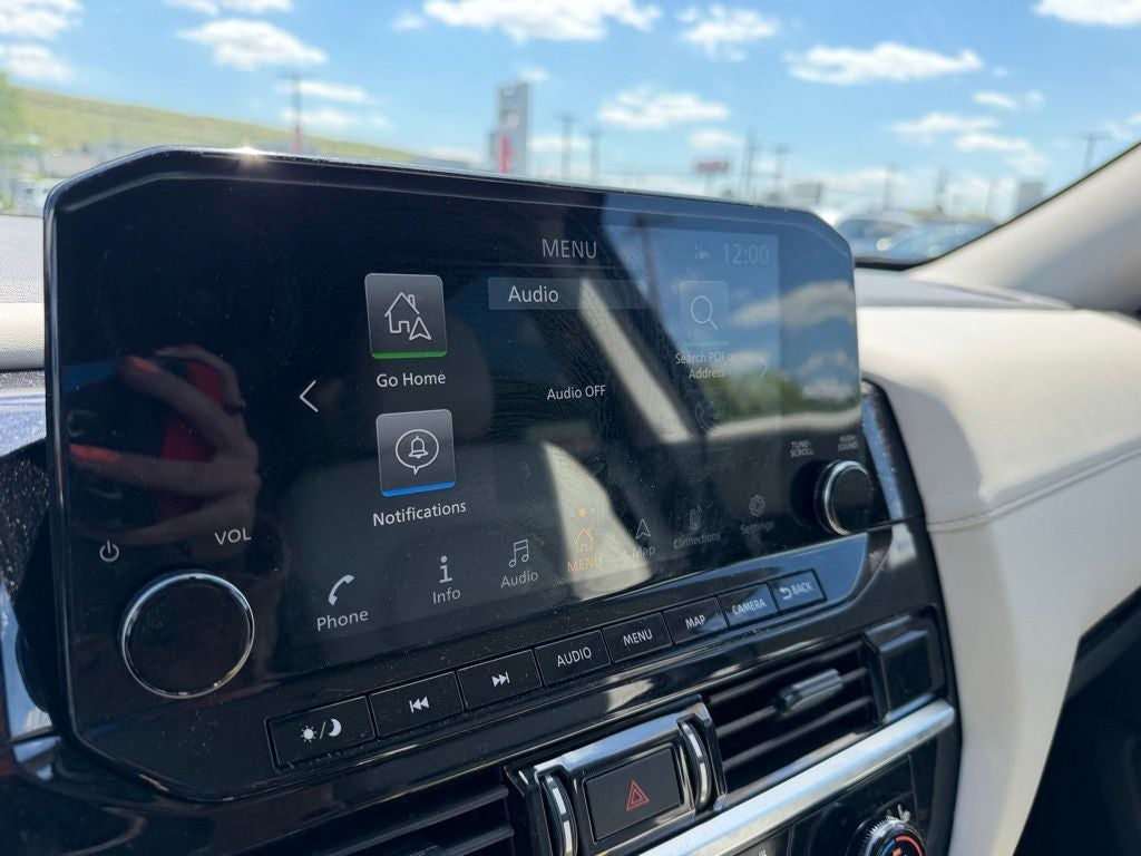 2025 Nissan Pathfinder SL