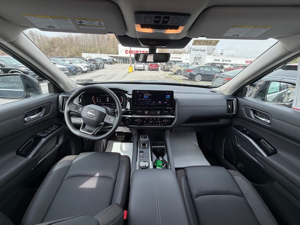 2026 Nissan Pathfinder SL