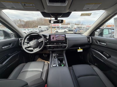 2026 Nissan Pathfinder SL