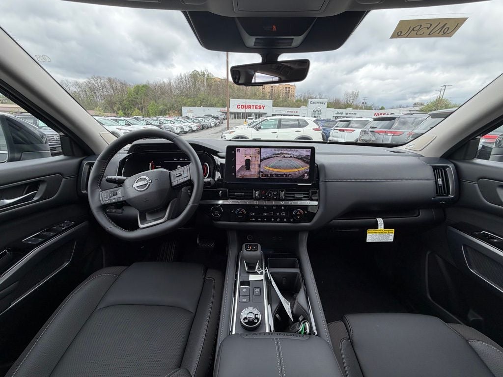 2026 Nissan Pathfinder SL