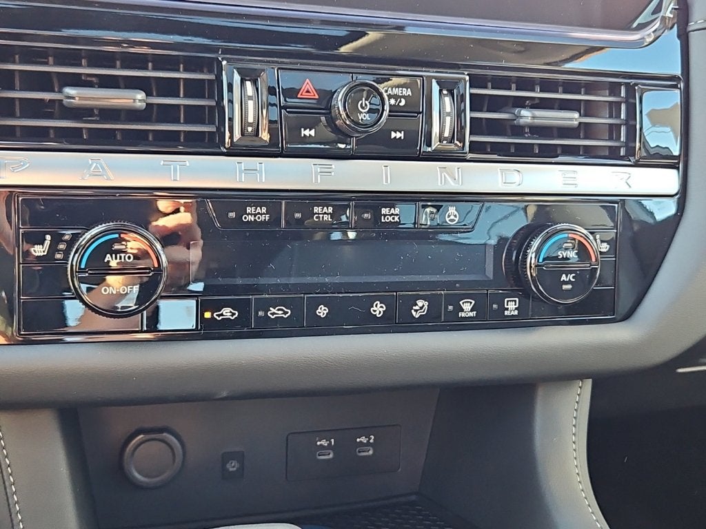 2026 Nissan Pathfinder SL