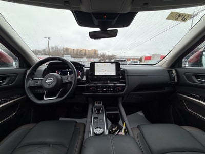 2025 Nissan Pathfinder Platinum