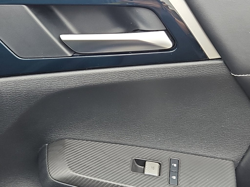 2022 Mitsubishi Outlander Base