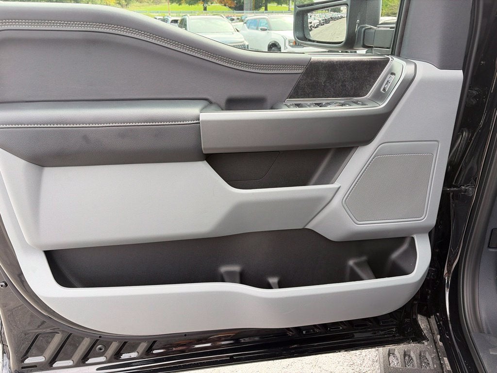 2027 Ford F-350SD XLT