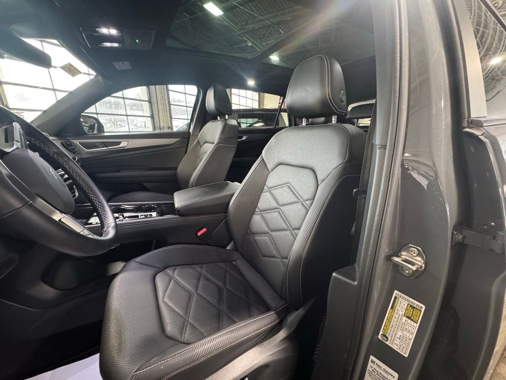 2024 Volkswagen Atlas Cross Sport 2.0T SE w/Technology