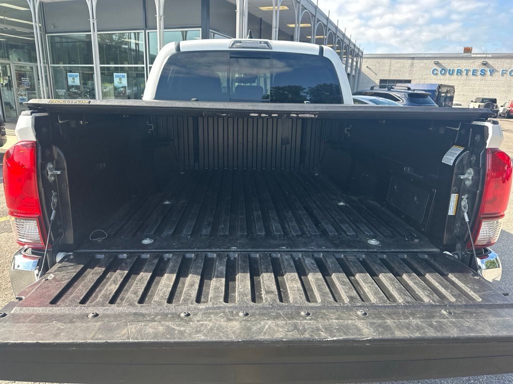 2022 Toyota Tacoma SR5 V6