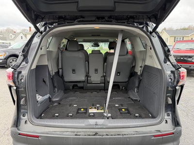 2022 Toyota Sienna XLE 8 Passenger