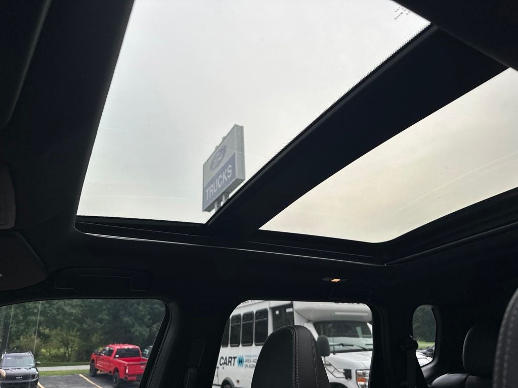 2024 Mitsubishi Outlander Base