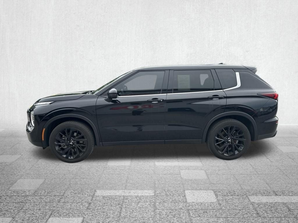 2024 Mitsubishi Outlander Base