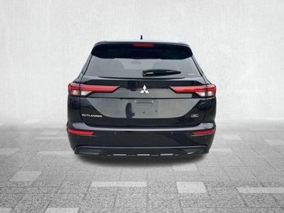 2024 Mitsubishi Outlander Base