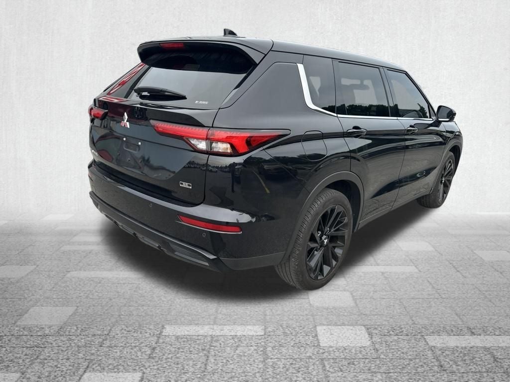 2024 Mitsubishi Outlander Base