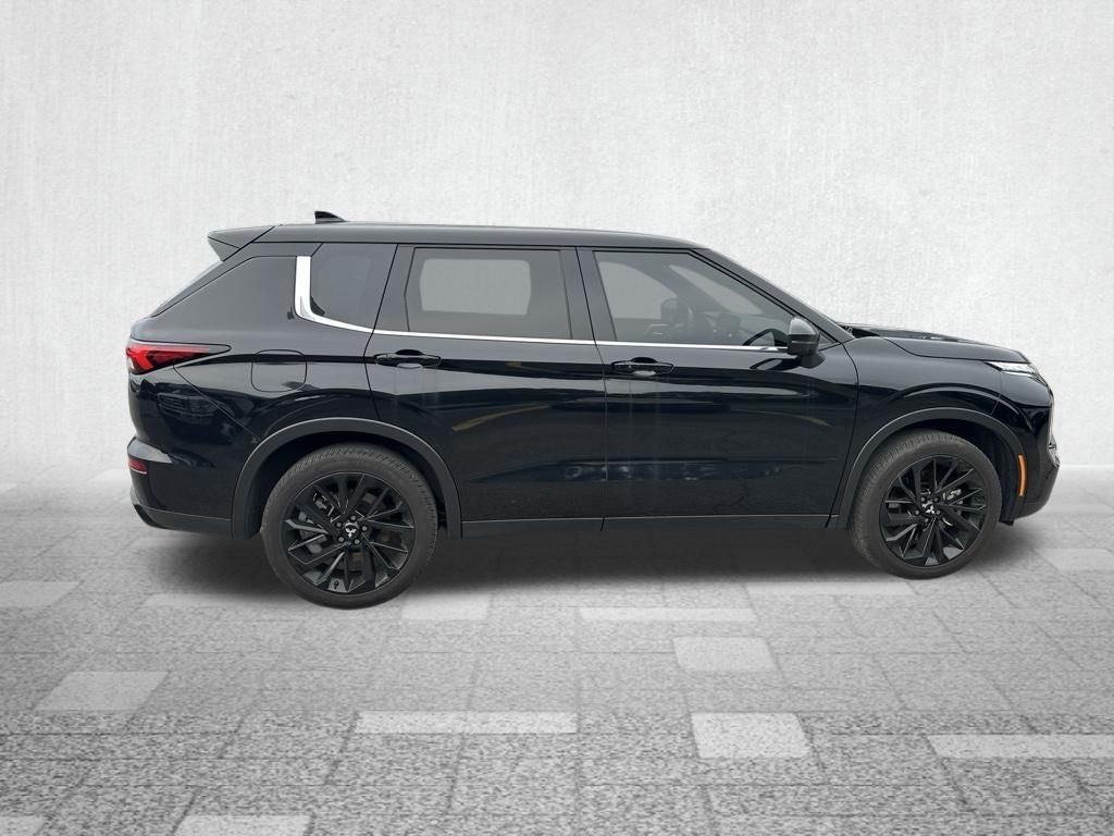 2024 Mitsubishi Outlander Base
