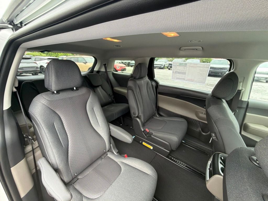 2026 Kia Carnival LX