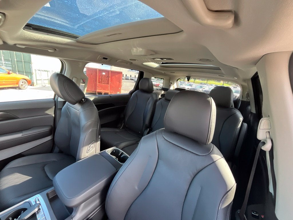 2027 Kia Carnival Hybrid SX